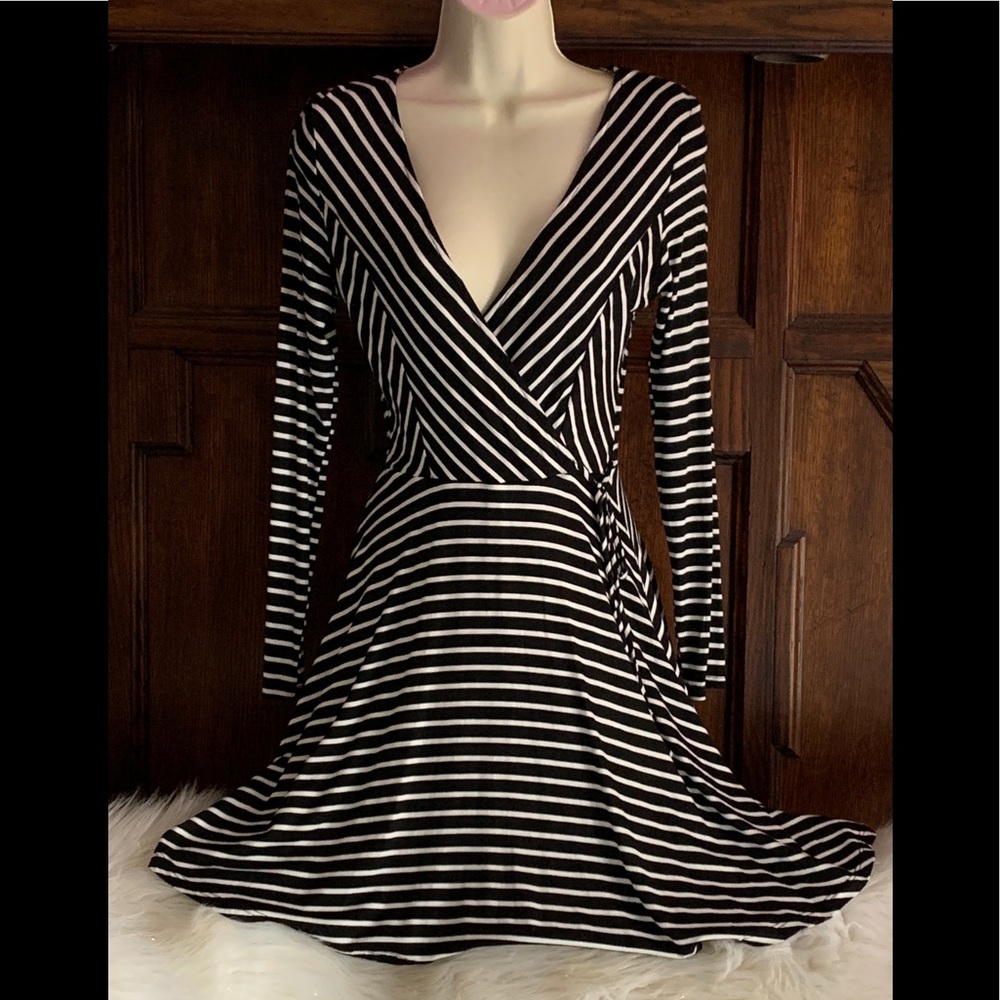 🖤 NWT Good Luck Gem Striped Dress 👗 - Picture 3 of 5